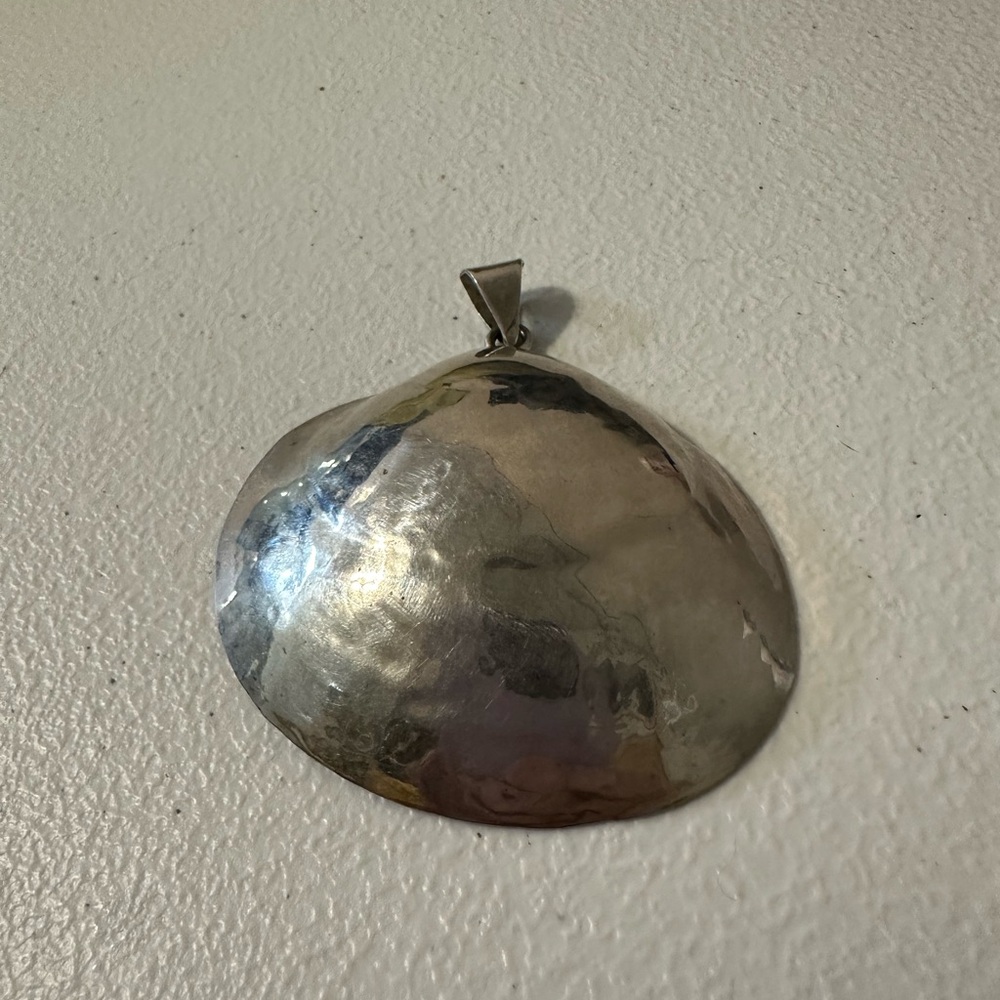 925 Sterling Silver Seashell pendant